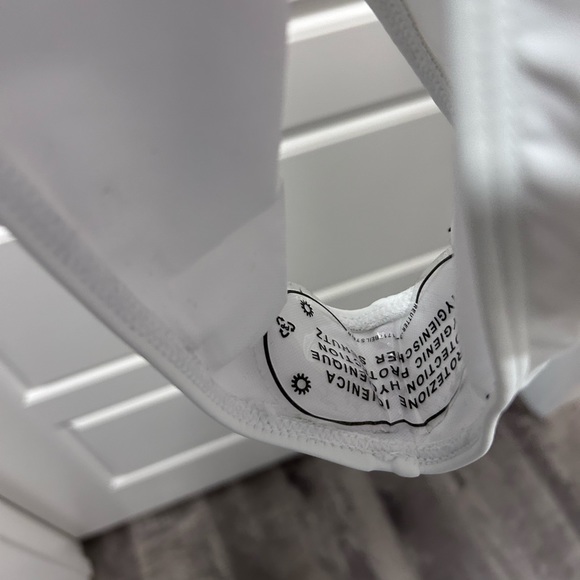 White Bride One piece - Picture 3 of 4